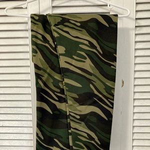 Fleece lined camo leggings